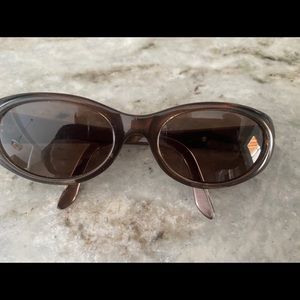Fendi original sunglasses oval brown and gold very good condition